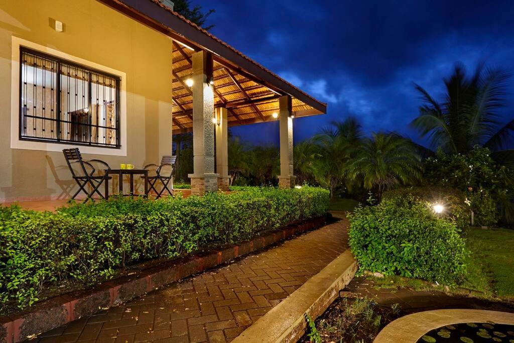 Monica Farms - Monica Retreat Villa Waki Bagian luar foto